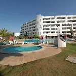 Ξενοδοχείο με διαμερίσματα Turisticos Silchoro 3*
